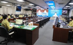 김경수 경남지사, 중대본 회의서 전담병원 추가지정 등 건의