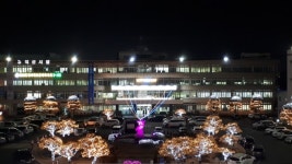 익산시청 크리스마스트리 점등 ‘희망의 불빛’