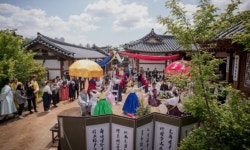 [여기어때] 김해가야테마파크 김해한옥체험관, 이색결혼 장소로 각광