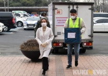 AZ백신 권선구보건소에 도착…다음달 2일 접종 개시