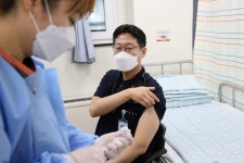 칠곡가톨릭병원, 의료진·직원 코로나 백신 접종 시작