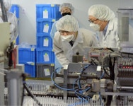 김정섭 공주시장,  최소 잔여형(LDS) 주사기 생산공정 살피고 격려