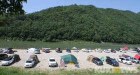 강원 초여름날씨 강변 피서객들 북적