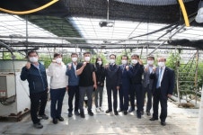 이성희 농협중앙회장, 경남 청년농업인 스마트팜 현장경영 