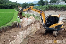 정세균 전 총리, 김영록 전남지사와 해남 피해 현장 방문
