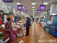 “지원금으로 한우먹지 회 먹겠나”…대목에도 노량진 수산시장 ‘침울’ [가봤더니]