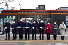 진주시 전역 스마트 버스정류장·스마트 폴 본격서비스 시작 [진주소식]