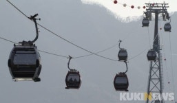 춘천 삼악산 케이블카 멈춰…관광객 30명 한때 고립
