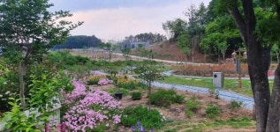 영덕 공원 속 마을회관 준공 눈앞