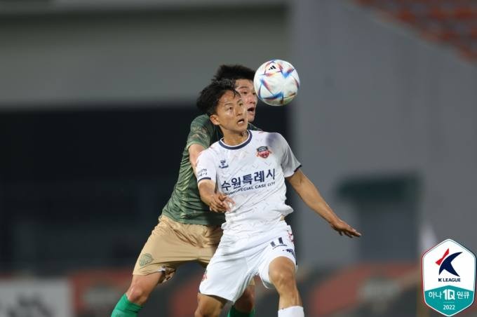 K리그2 득점왕 경쟁, 무고사 vs 일류첸코! 수원과 인천의 맞대결이 중요한 전환점