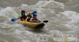 폭염 확~ 날려버려!… 인제 내리천 인기