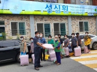 전주시자율방재단, 어려운 이웃 70여 가구에 쿨매트 전달