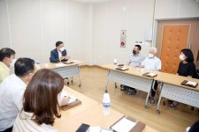 홍남표 창원특례시장, 진해구 자은동 냉천마을 도로개설 주민의견 청취 [창원소식]