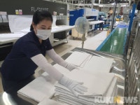 [기획]화려함 뒤 구슬땀...업계 최대 강원랜드 세탁공장을 가다