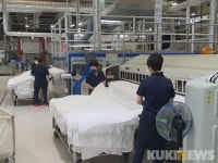 [기획]화려함 뒤 구슬땀...업계 최대 강원랜드 세탁공장을 가다