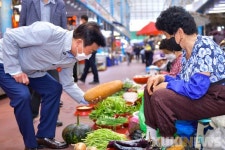 정기명 여수시장, 추석 앞두고 ‘민생 살리기’ 전통시장 방문