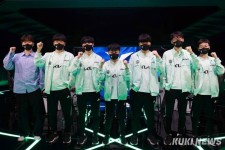 담원 기아 “롤드컵서 T1-젠지 잡고파… LPL 경계돼” [LCK]