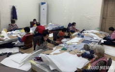 산천어등 만드는 어르신들… 2만5000여개 손수 제작