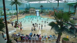 롯데워터파크에서 겨울 물놀이와 파도풀을 마음껏 즐겨보세요