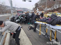 원주 소초면서 승용차끼리 충돌…3명 사상