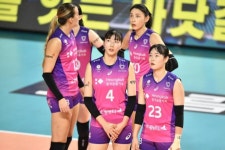 ‘명경기 속 아쉬운 패배’ 흥국생명, 감독 경질 이슈 없었더라면… [V리그]