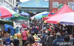 “살거리, 먹거리 한가득” 설 앞둔 고창전통시장 대목장