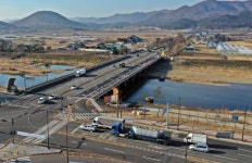 경주시, 교량 보행로 활용 우회전 전용차로 신설