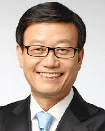 KT 차기 대표 유력 후보…윤진식 전 장관은 누구?