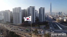 송파구, 3‧1절 기념해 서울서 가장 높고 큰 태극기 설치