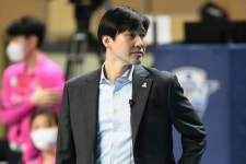 봄배구 멀어진 OK금융그룹…석진욱 감독 “핑계댈 수 없어” [V리그]