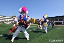 스승의 날 “인구절벽 속, 작은 학교서 큰 꿈 키워요”