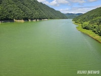 소양호 뒤덮은 녹조라떼[쿠키포토]