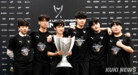 젠지, 3연속 우승…“아직 올해 안 끝났다...도전자의 마음으로 롤드컵 준비” [LCK]