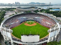서울시, 잠실 돔구장 건립 발표…건립 중 LG·두산 홈 경기장 부재 우려 따라