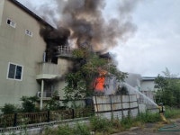 경주 3층 건물서 불…인명 피해 없어