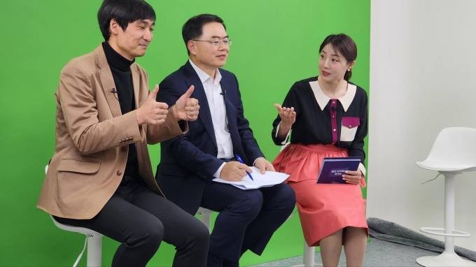 한동훈, 대구 경북대서 개헌, 시대를 바꾸자 토크쇼 진행, 검사 출신 대통령 지원 논란에 언급