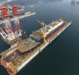 바다 위 조선소 플로팅 도크…한화오션이 혁신 주도