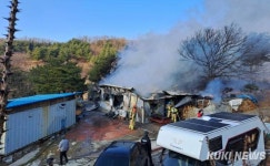 성탄절 강릉 컨테이너 주택 불… 4000만원 재산 피해