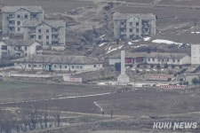 정월대보름 맞아 최북단서 열린 달빛 라이트쇼 [쿠키포토]