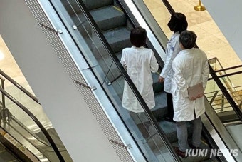 미복귀 전공의 면허정지 절차 돌입 [쿠키포토]