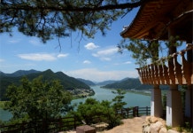 4월 가볼 만한 경남관광지 2곳…양산 임경대⋅밀양 영남루 [여기어때]