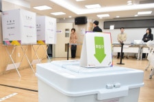 부산 사하을 오차 범위 내에서 접전 양상...이재성 50.1%, 조경태 42.2%