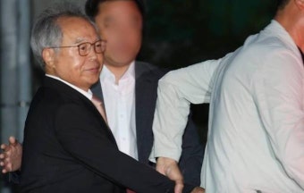 ‘여직원 강제추행’ 오거돈 전 부산시장 만기 출소…향후 계획 등 질문에 ‘묵묵부답’