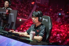 ‘탑 제리’ 꺼낸 T1, BLG전 1세트 선점 [EWC]