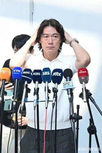 홍명보, 외국인 코치 선임 위해 유럽으로