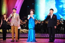 무명 딛고 트로트 시대 활짝…현철의 55년 노래 인생