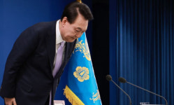 윤석열 대통령, 고개 숙여 사과 속 엇갈린 평가