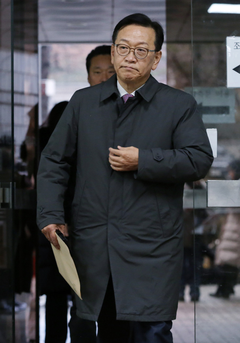 윤 대통령 체포적부심, 수사기관 판단을 기다려 한국 논란 (100자 미만)