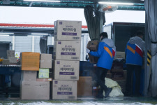 ‘주7일 배송’ CJ대한통운 택배기사들 “기본시급 안되는 수수료에 휴일 반납”