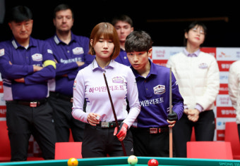 ‘당구 여신’ 차유람, 팀 승리 결정…휴온스, 선두 탈환 [PBA]